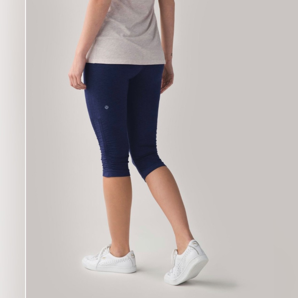 Lululemon In The Flow Crop II - Navy